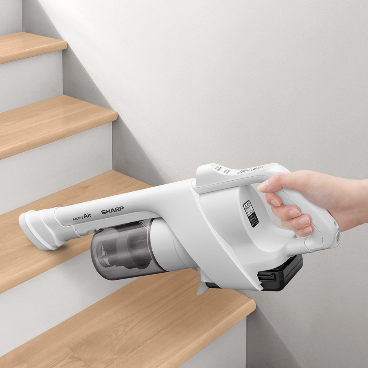 SHARP】コードレススティック掃除機「EC-AR11」