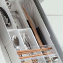 【tower】伸縮＆スライドカトラリートレー ホワイト ブラック 山崎実業 3382/3383