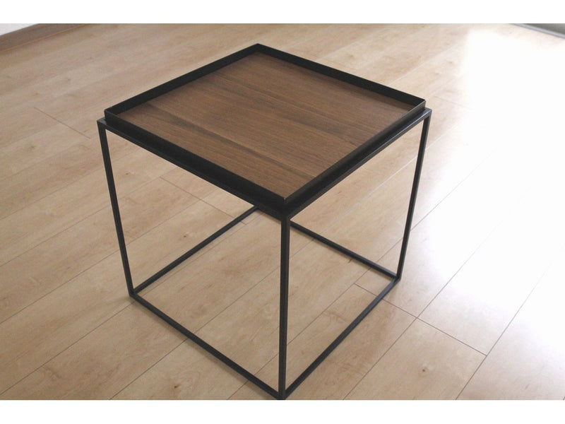 トレイテーブル（天板：鉄製トレイ・ウォールナット突板貼り）